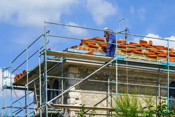 Expert Roofing Services in Montgomery: Finding the Right Contractor